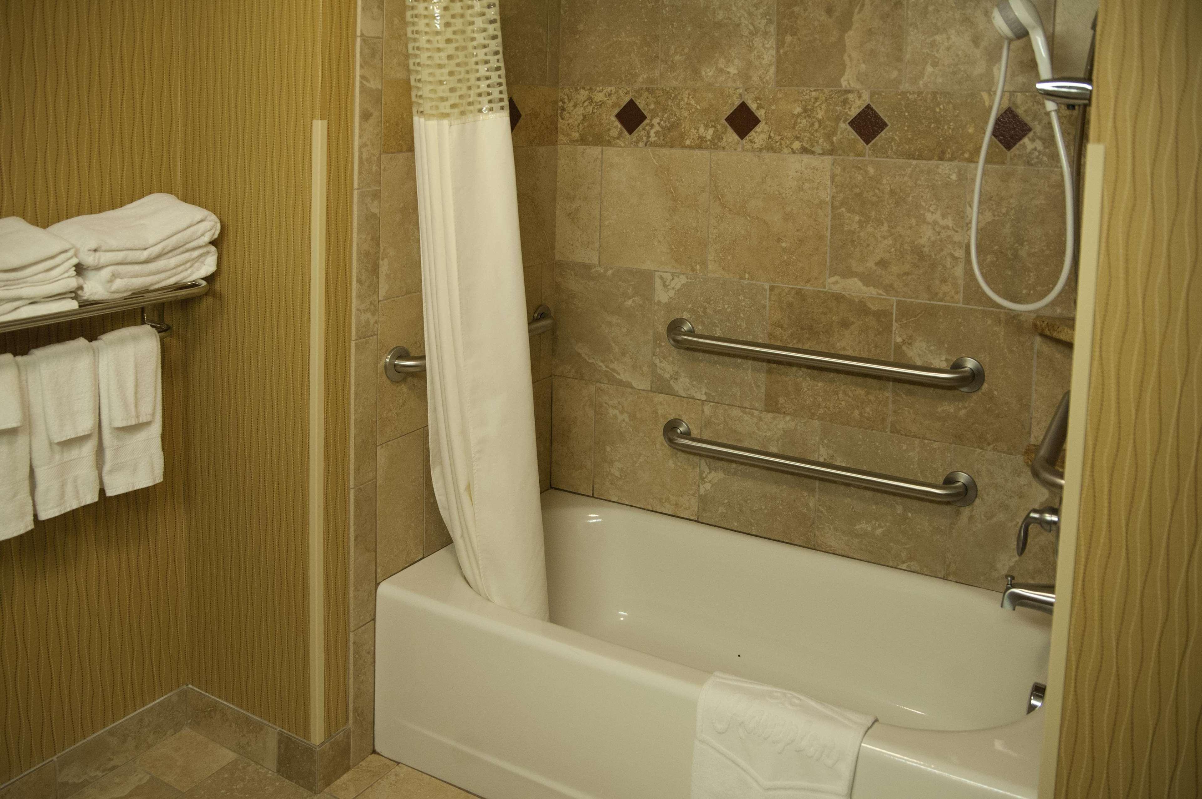 Hampton Inn & Suites Watertown Eksteriør bilde