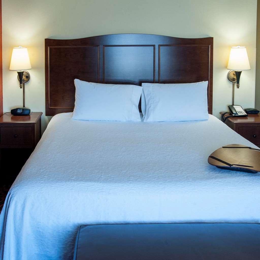 Hampton Inn & Suites Watertown Rom bilde